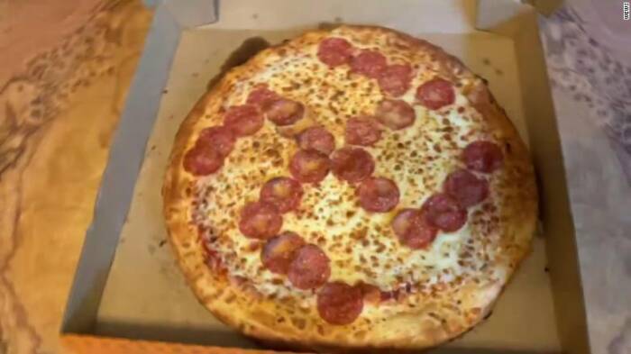 ohio-pepperoni-swastika-exlarge-169 Little Caesars terminates two workers after swastika found on pizza 