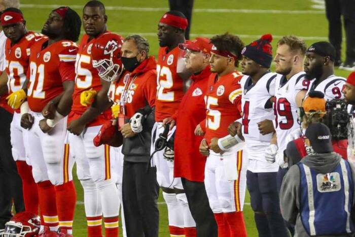 Fans-boo-as-Texans-and-Chiefs-Unite-in-Silence FANS BOO AS TEXANS AND CHIEFS UNITE IN SILENCE