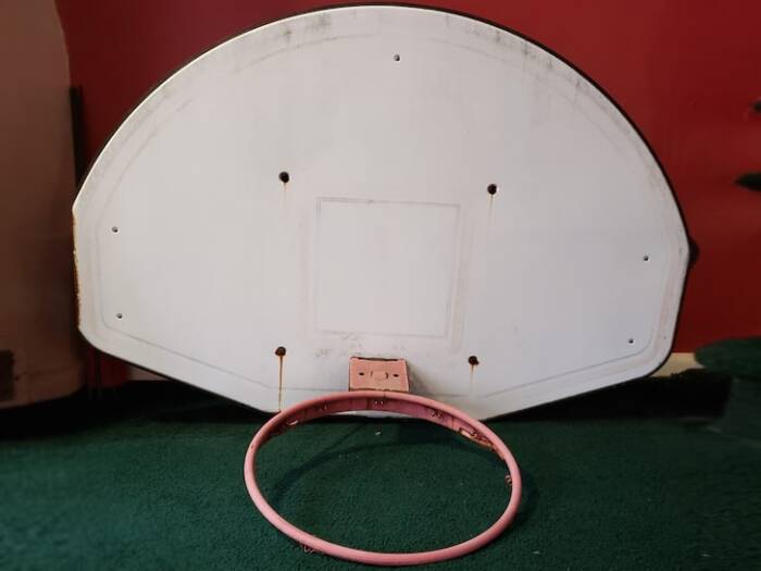 image5 Childhood Hoop Set of Kobe Bryant will be auctioned. 