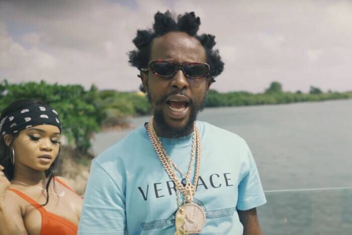 image27-4 POPCAAN AND FRAHCESS ONE HAVE FUN IN “CREAM” VIDEO