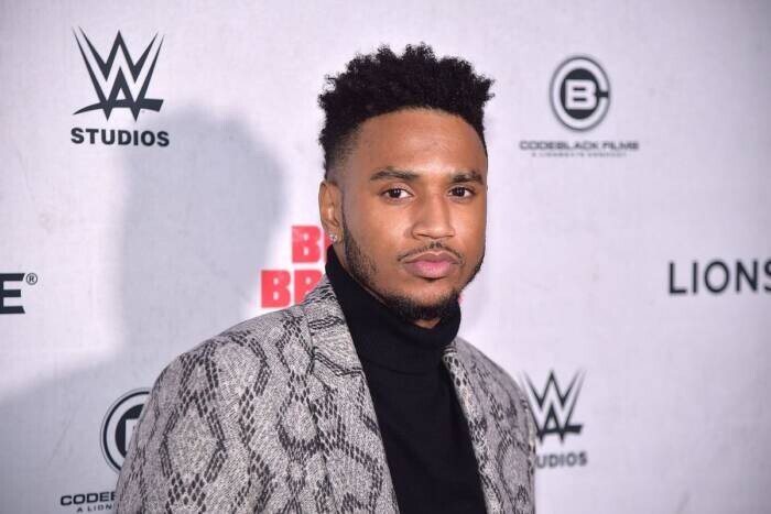 image7 TREY SONGZ REMOVED HIS MASK JUST ONCE AT KC CHIEFS GAME FOR FOOD 