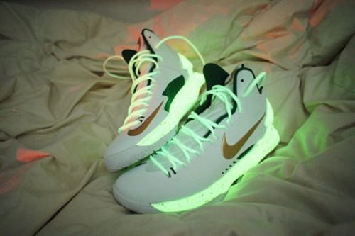 kd glow in the dark shoes