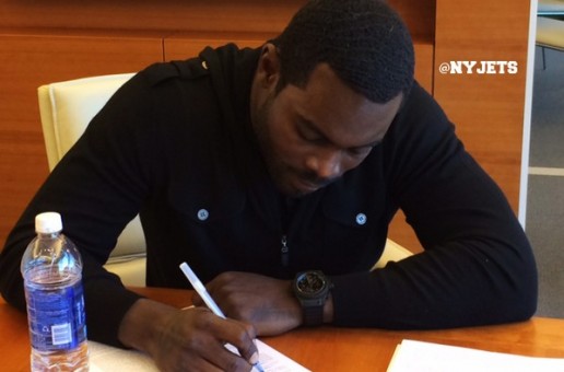 Michael Vick signs a One Year Deal with the New York Jets