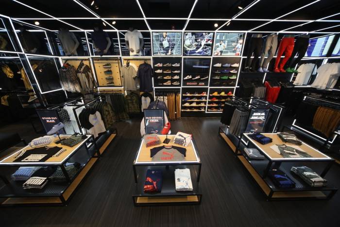 Meek Mill Visits Pumaâs New Puma Lab Powered By Foot Locker In Philly (Photos) | Home of Hip Hop 