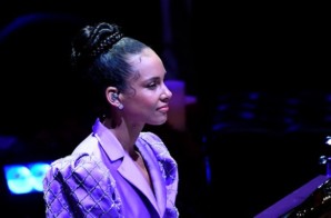 Alicia Keys Plays Beethoven’s “Moonlight Sonata” Honoring Kobe Bryant and Gianna Bryant (Video)