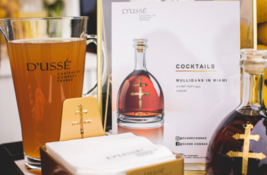 unnamed-1-4 Victor Cruz, J.R. Smith, Nigel Sylvester, Steelo Brim and more Join D'USSÉ Cognac and Drink Champs for StockX Miami Golf Invitational during Art Basel  